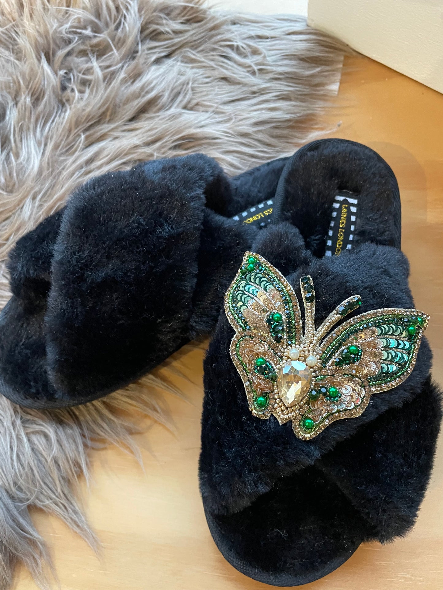 Black open toe butterfly slippers