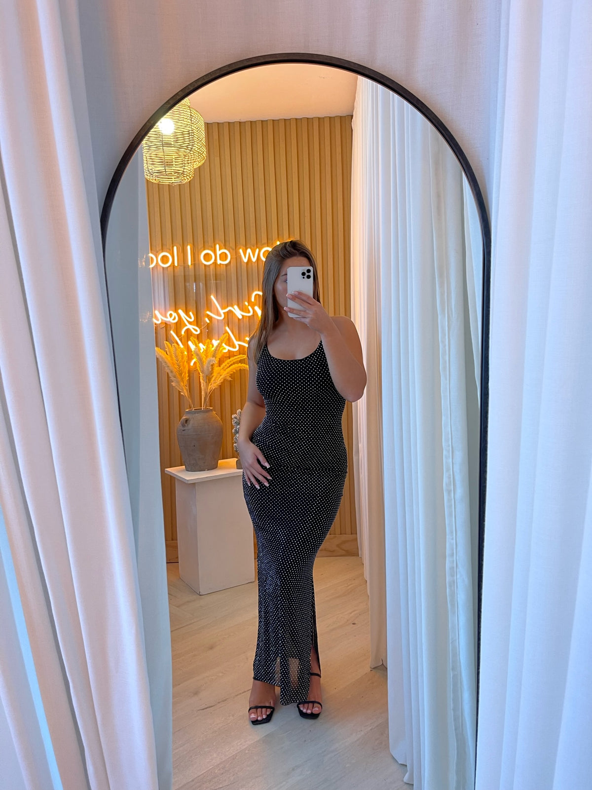 Kim dress