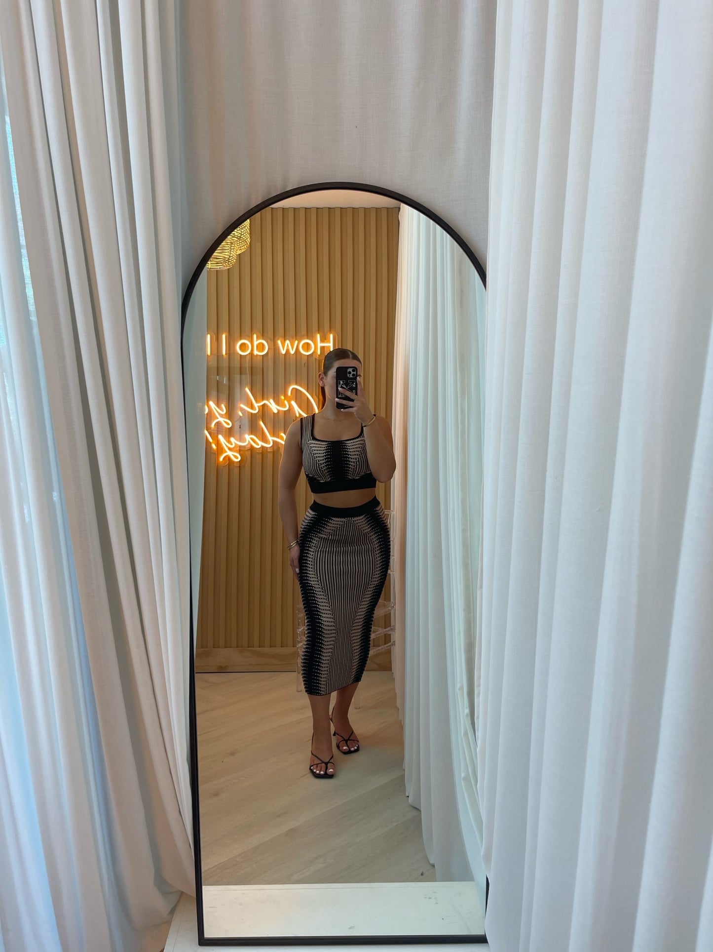 Ava set