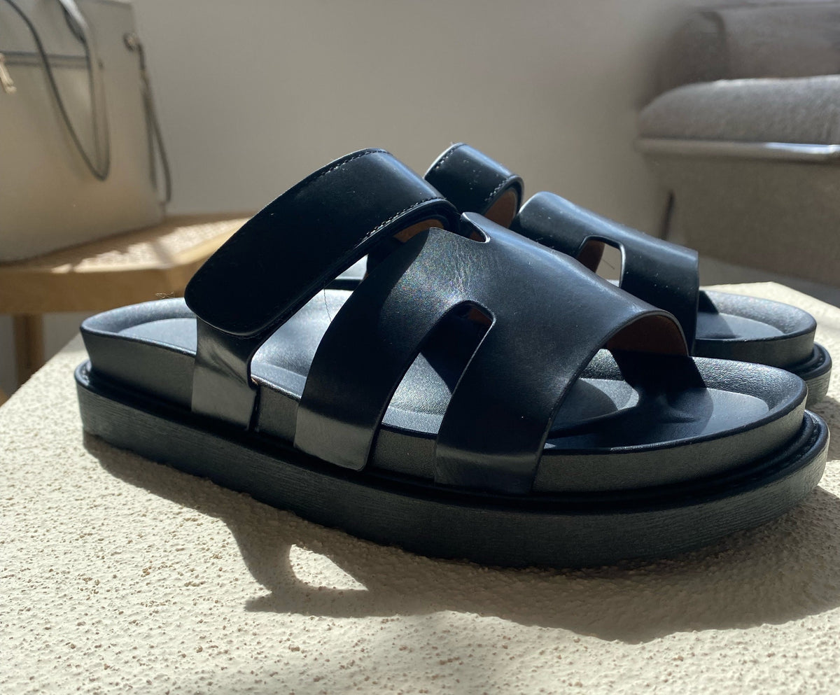 Avery sandals