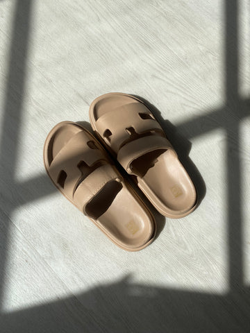 Elle Sandals