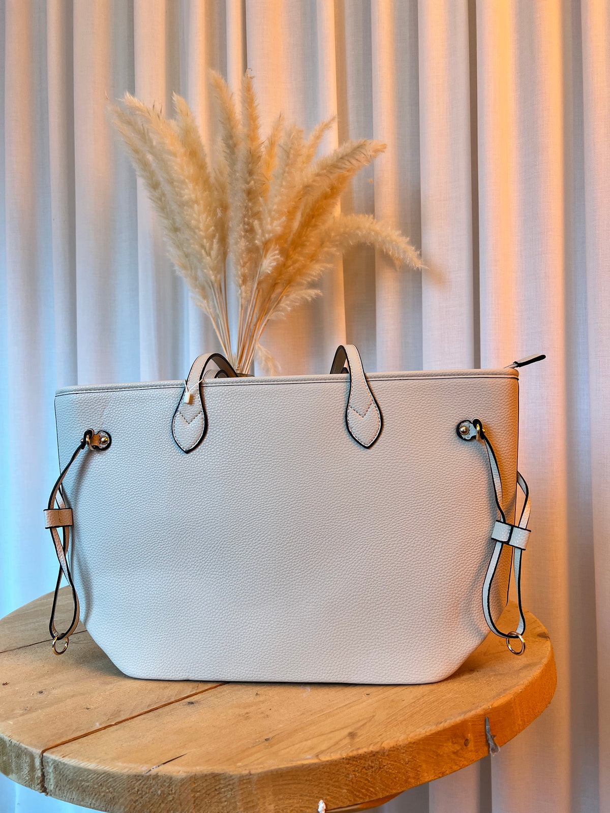 Claudia cream bag