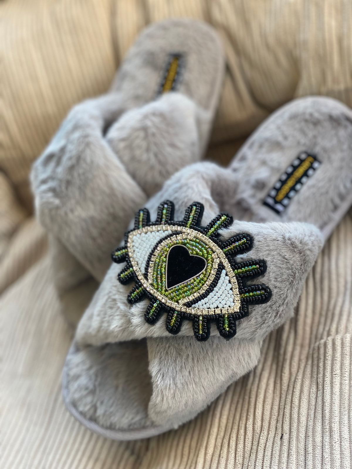 Classic Laines slippers with Artisan Green eye - Grey