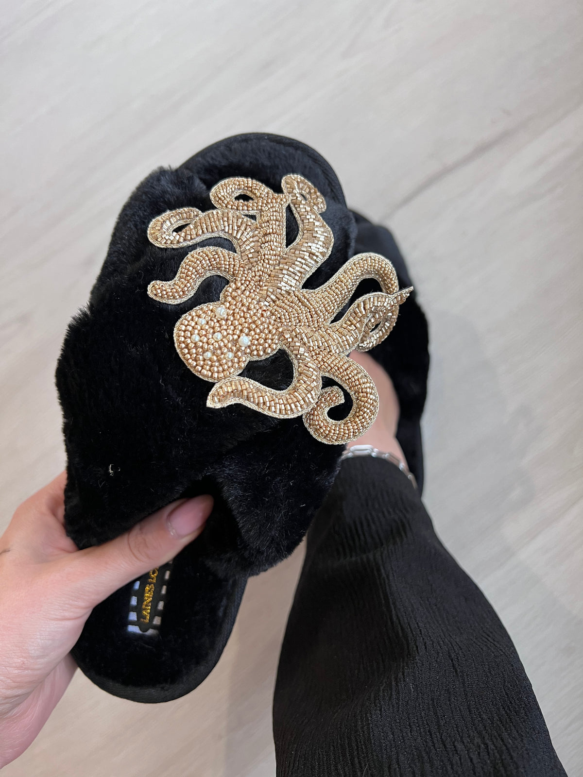 Classic Laines slippers with artisan octopus - black